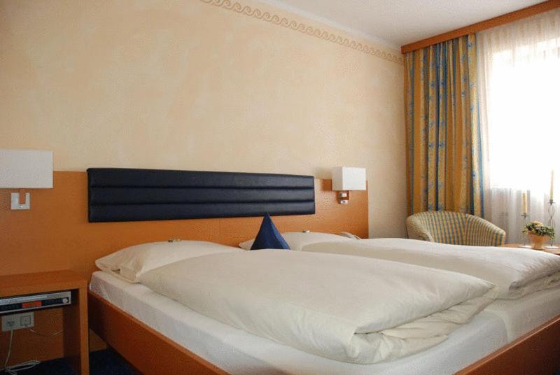 Hotel Bockmaier Oberpframmern Room photo